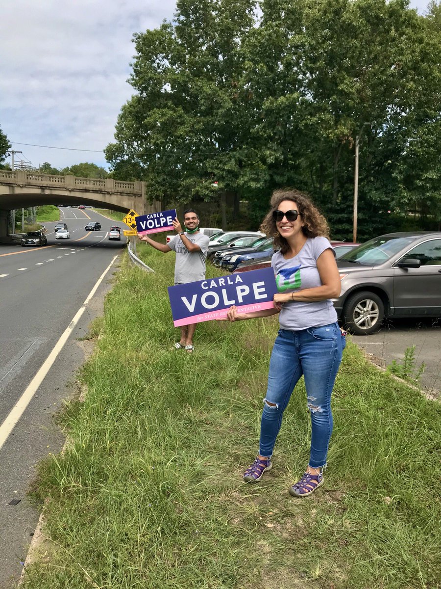 FairfieldCTDems's tweet photo. Safe campaigning during a #pandemic 😷👍🏻 Lots of enthusiasm out there for @carlaforct today! Learn more at https://t.co/BxU8IgZNAX and help us #fliptheseatblue Nov. 3! #CTPolitics #fairfieldct #vote #VoteBlueToSaveAmerica @CTDems @CTHouseDems https://t.co/WMNddhll11