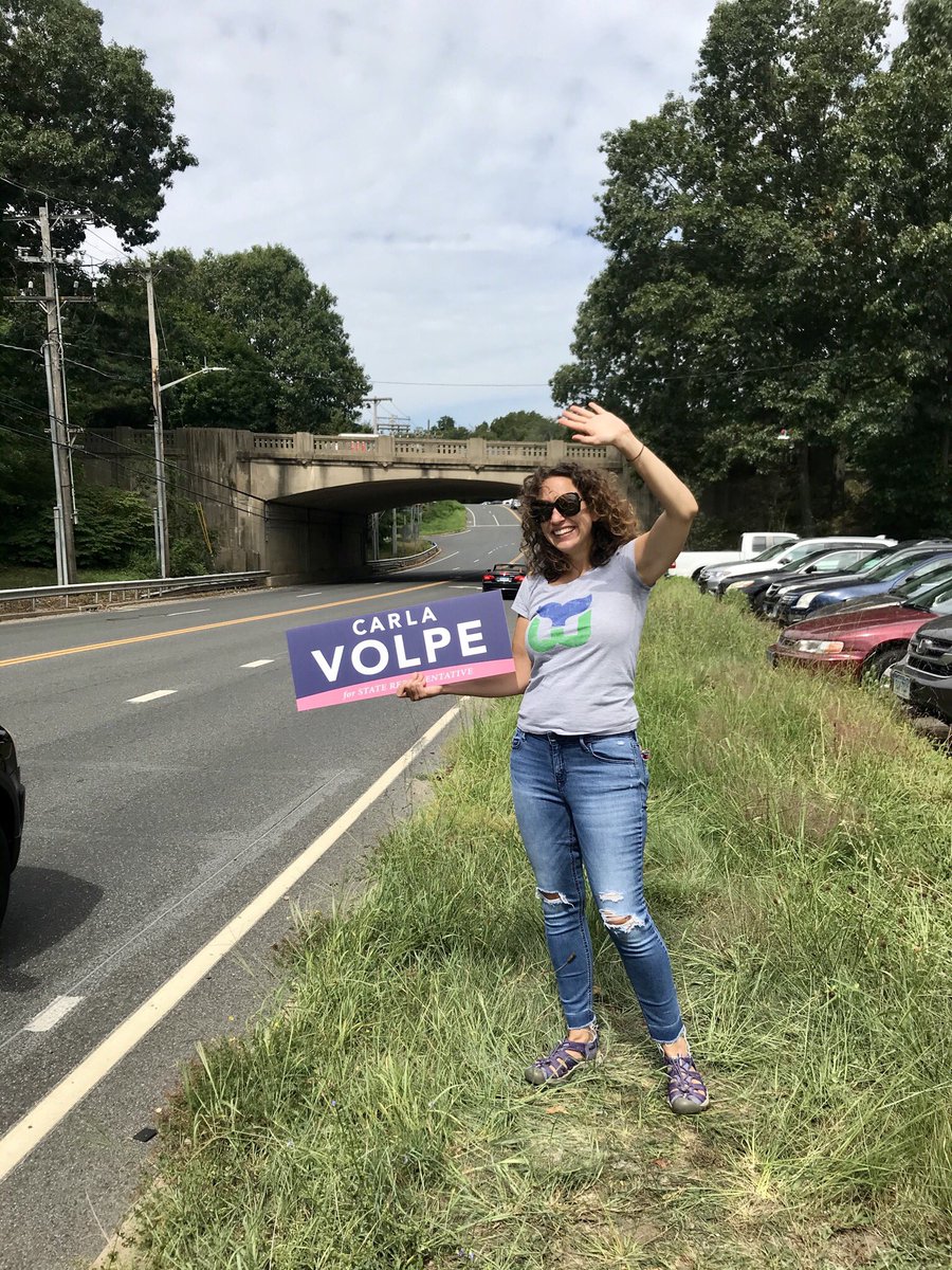 FairfieldCTDems's tweet photo. Safe campaigning during a #pandemic 😷👍🏻 Lots of enthusiasm out there for @carlaforct today! Learn more at https://t.co/BxU8IgZNAX and help us #fliptheseatblue Nov. 3! #CTPolitics #fairfieldct #vote #VoteBlueToSaveAmerica @CTDems @CTHouseDems https://t.co/WMNddhll11