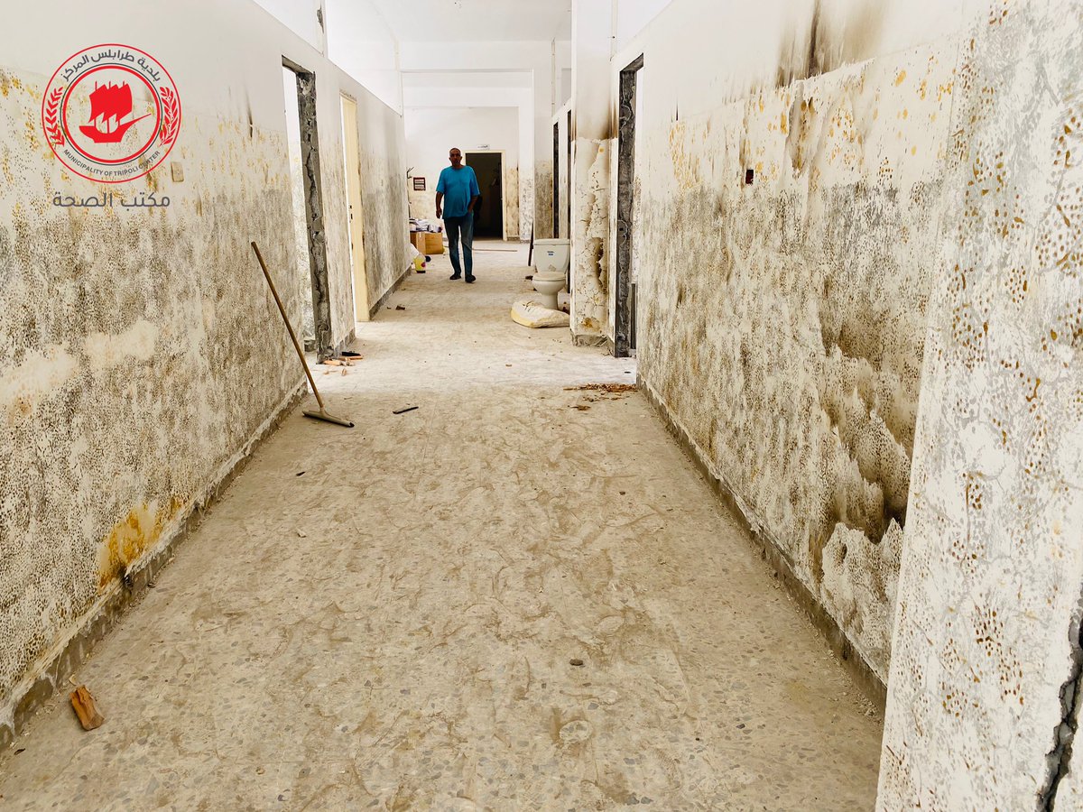 تباشر بلدية طرابلس المركز بالتعاون مع وزارة الصحة بصيانة مركز هايتي للصحة المدرسية بمعايير هندسية وفنية عالية الجودة مع المحافظة علي الشكل والتصميم القديم للمبنى .

#بلدية_طرابلس_المركز