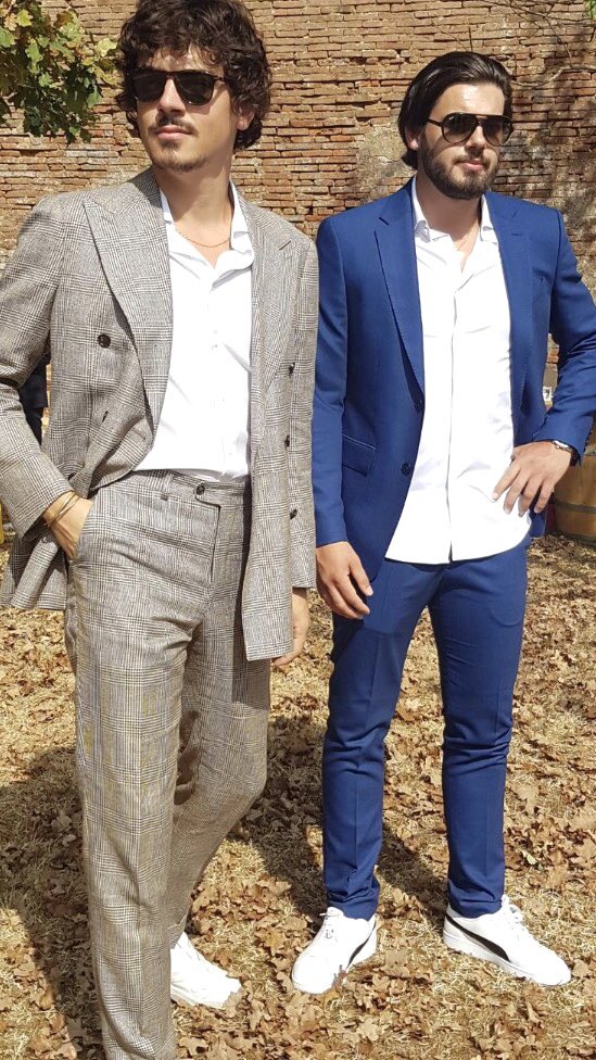 blclucas's tweet photo. On dirait un peu une pub @suitsupply non ? https://t.co/f5xQa6eFad
