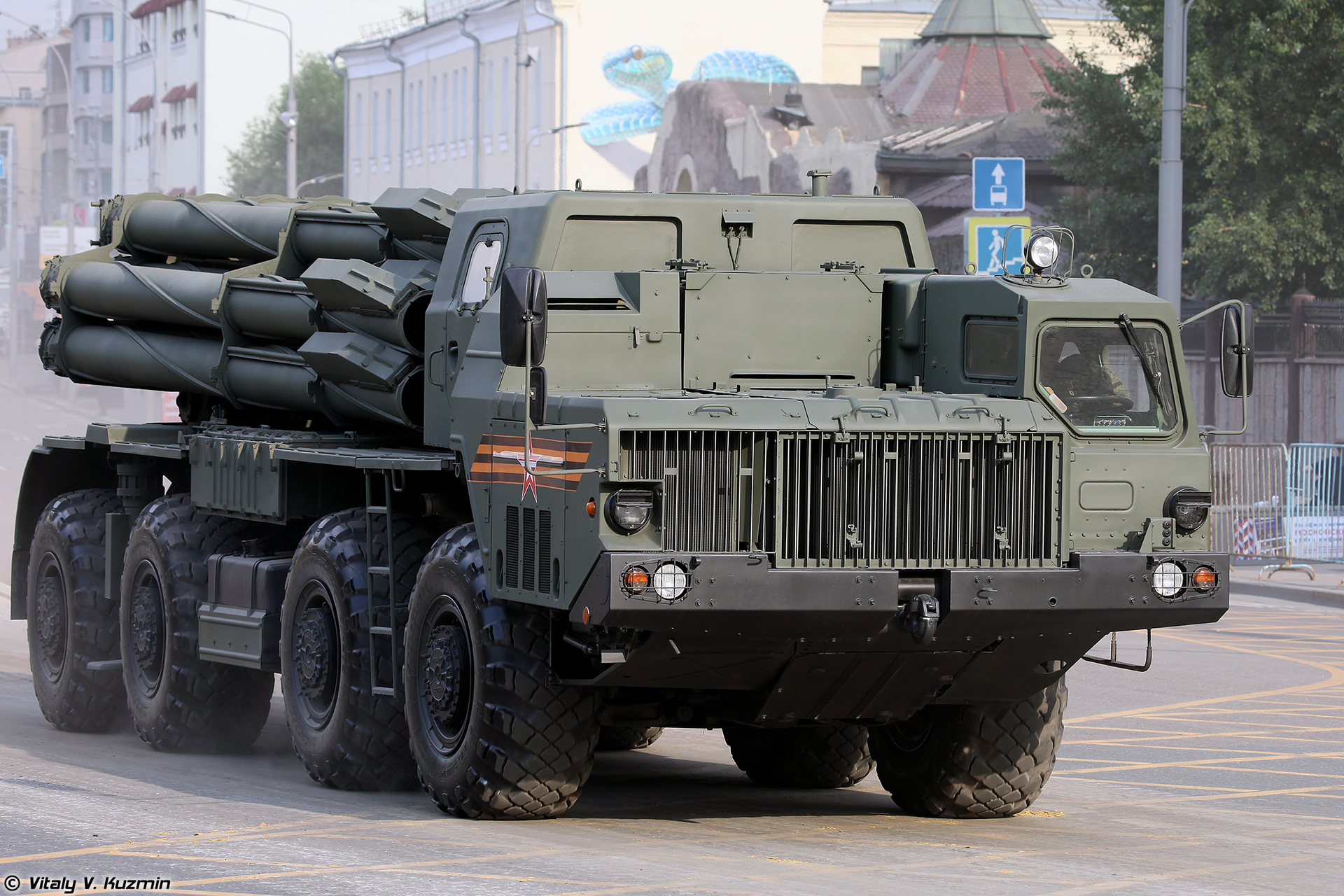 Russian MRLS: Grad, Uragan, Smerch, Tornado-G/S - Page 20 EfekSiBXgAIU3h7?format=jpg&name=large