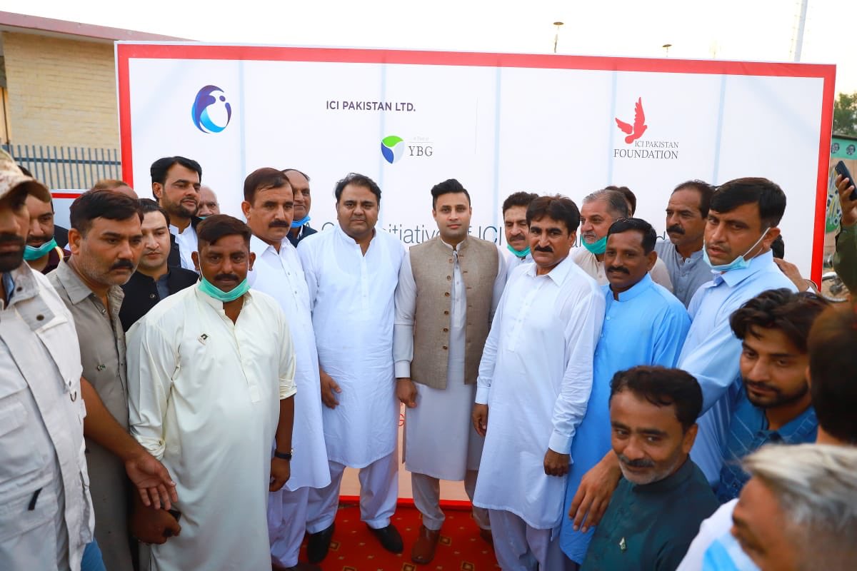 sayedzbukhari's tweet photo. The people of Pind Dadan Khan will now get EOBI pensions at their doorsteps for all pensioners who are bed-ridden from 1st Sept’20.

Moreover they will get Wallet Accounts with added services for
-Making payments
-Getting bank loans
-Getting Credits on financial transactions https://t.co/DNRLCjhD9Q