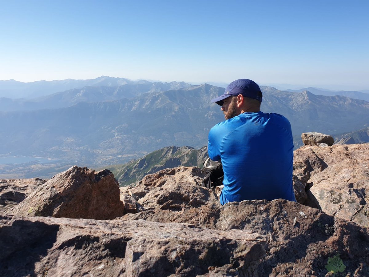 hugo_weber's tweet photo. Fin des vacances - un beau bilan sportif : 770 km de vélo, 53 km et plus de 1500 m de D+ en course à pied et pour finir en beauté l’ascension du #montecinto (1200 D+ en 6 km). #theend https://t.co/eMDIiZXIg1