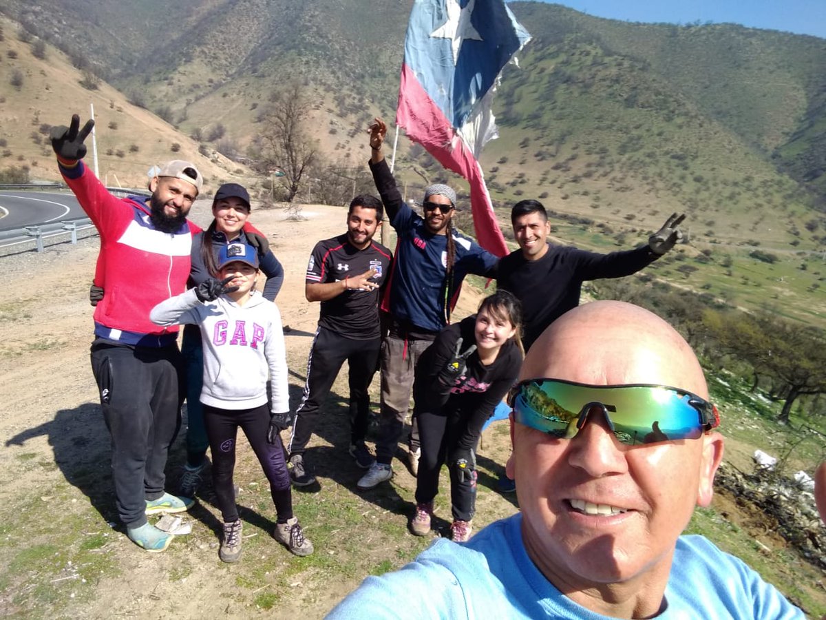 EricJon17313757's tweet photo. Otra sábado de trabajo en cuesta barriga realizando limpieza voluntaria todos los dia sábados fe 09:00 a 12:30 sumate https://t.co/aspqcexGc3