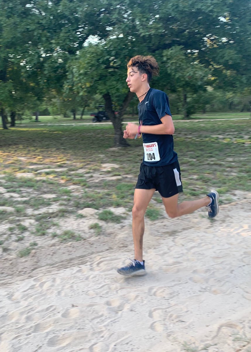 AdrianO_runs's tweet photo. Completed another time trial @ The Runners Ranch today. 

23:00 for 3.5 miles

.875 splits : 
5:02.8   5:30.7   6:40.0   5:46.3
6:37 pace

#IAAPtraining #timetrial #RunnersRanch #Covid19training #SanAntonio #co2022 #XC https://t.co/WxPnOWIMIc