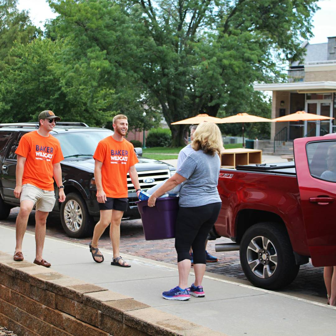 BakerUniversity's tweet photo. Our new students move in today!! We're so excited to have you on campus, class of 2024. https://t.co/PjvU9eEzbu