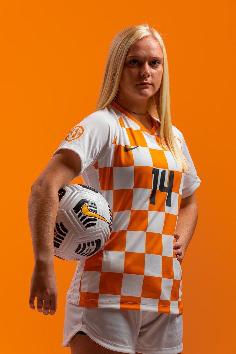 Her first birthday as a Vol 🥳

Hope it’s a great one <a href="/carlynpresley/">carlyn</a>!