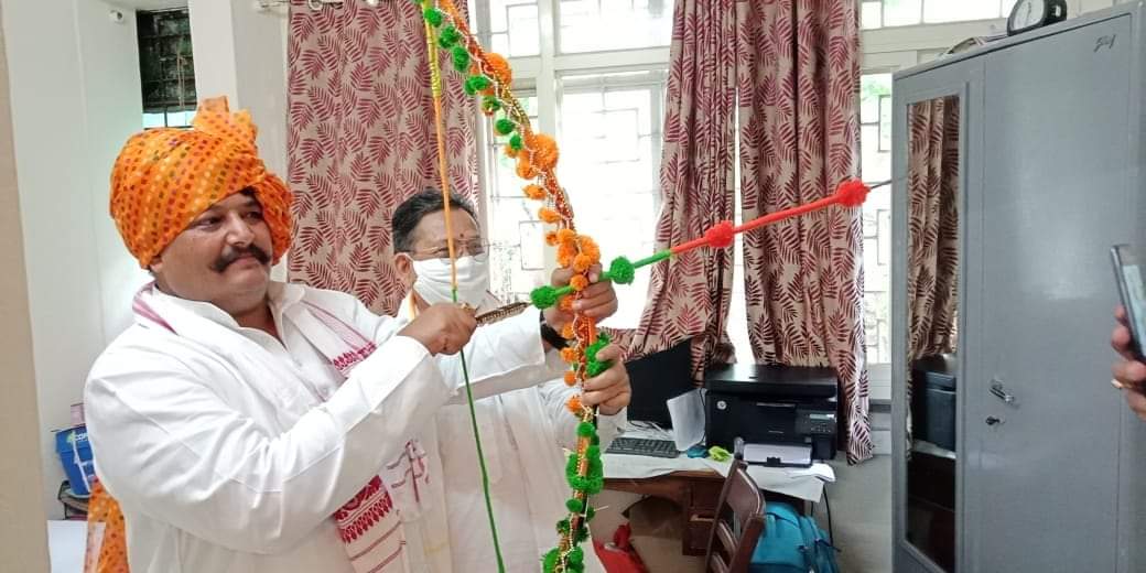 GirrajDandotia's tweet photo. माननीय श्री प्रेम सिंह पटेल जी, मंत्री  पशुपालन, सामाजिक न्याय एवं नि:शक्तजन कल्याण ने मेरे भोपाल निवास पर पधार कर साफा बांधा एवं तीर कमान भेंट किया... 

#PremSinghPatel #MinsiterMP #BJP #BJP4MP
#DimniVidhanSabha #Dimni https://t.co/ELjfZ1c4Yi