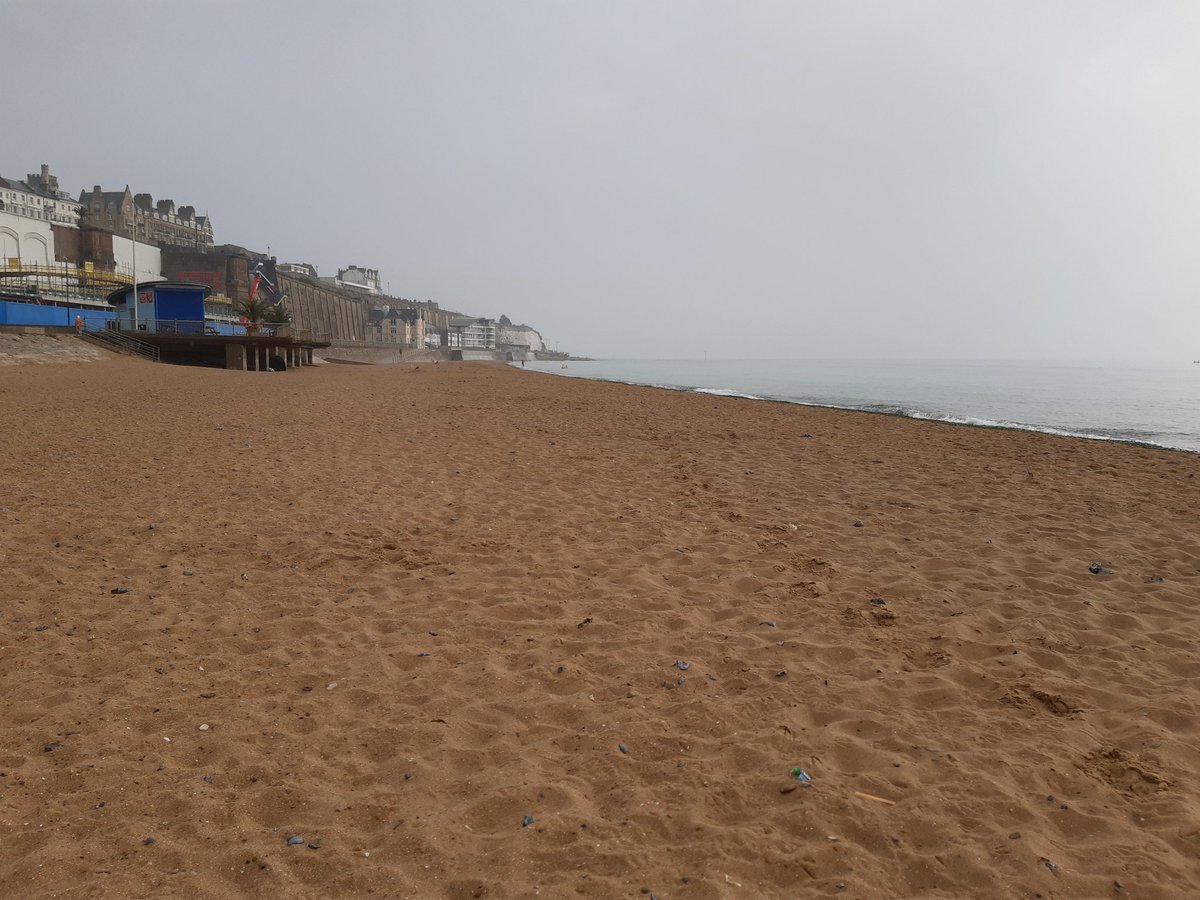 JaneTew16's tweet photo. A day of 2 halves. In Ramsgate for the weekend &amp; determined to run on the beach! High tide ... soft sand ... and RAIN!!! Got my 5k done tho 😂🌧🏃‍♀️After a spot of drying out, a return to the same beach, sunshine &amp; a swim. Never can tell with our lovely British weather! 😂⛱🏊‍♀️🌞 https://t.co/uG7mMtxrDP