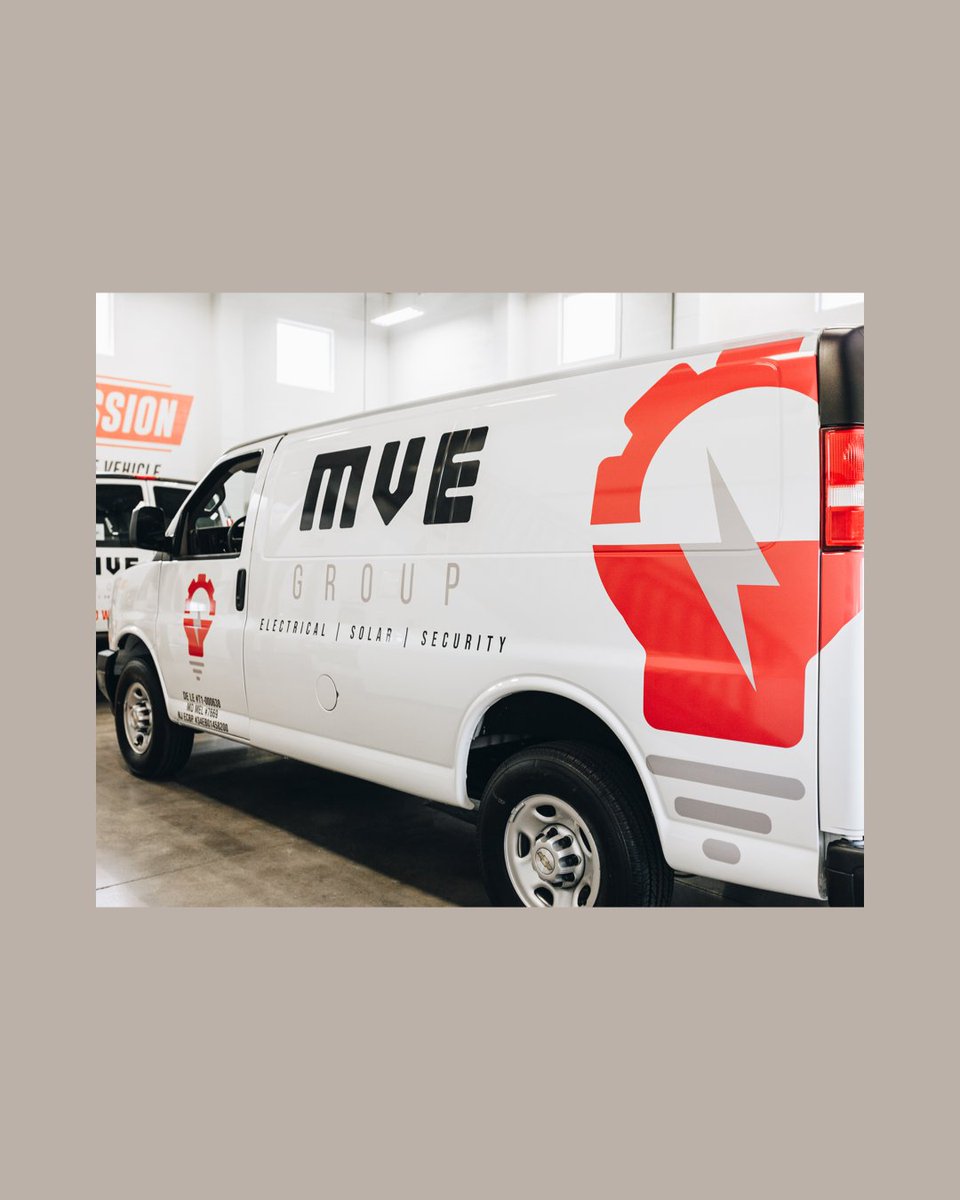 CasselTeam's tweet image. Dedication, focus, diligence - an eye for the small things.  Check out Kristina flexing some install skills on this sweet design from #MVEGroup.

#CasselTeam
#warmred
#paintisdead
#Install
#vinylinstaller
#vinylWraps
#driveyourbrand
#MakingVehicleGraphicsEasy