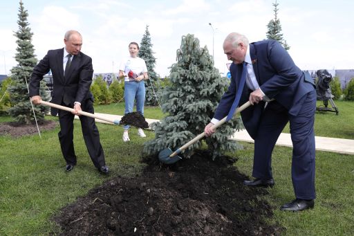 mi6rogue's tweet photo. Is Belarus Putin’s Next Target? : As protests rock another post-Soviet state, the Kremlin could be in an annexationist mood. https://t.co/gReStSwFIB #ItsDebatable #belarus Via @mi6rogue https://t.co/95W0VorQw6
