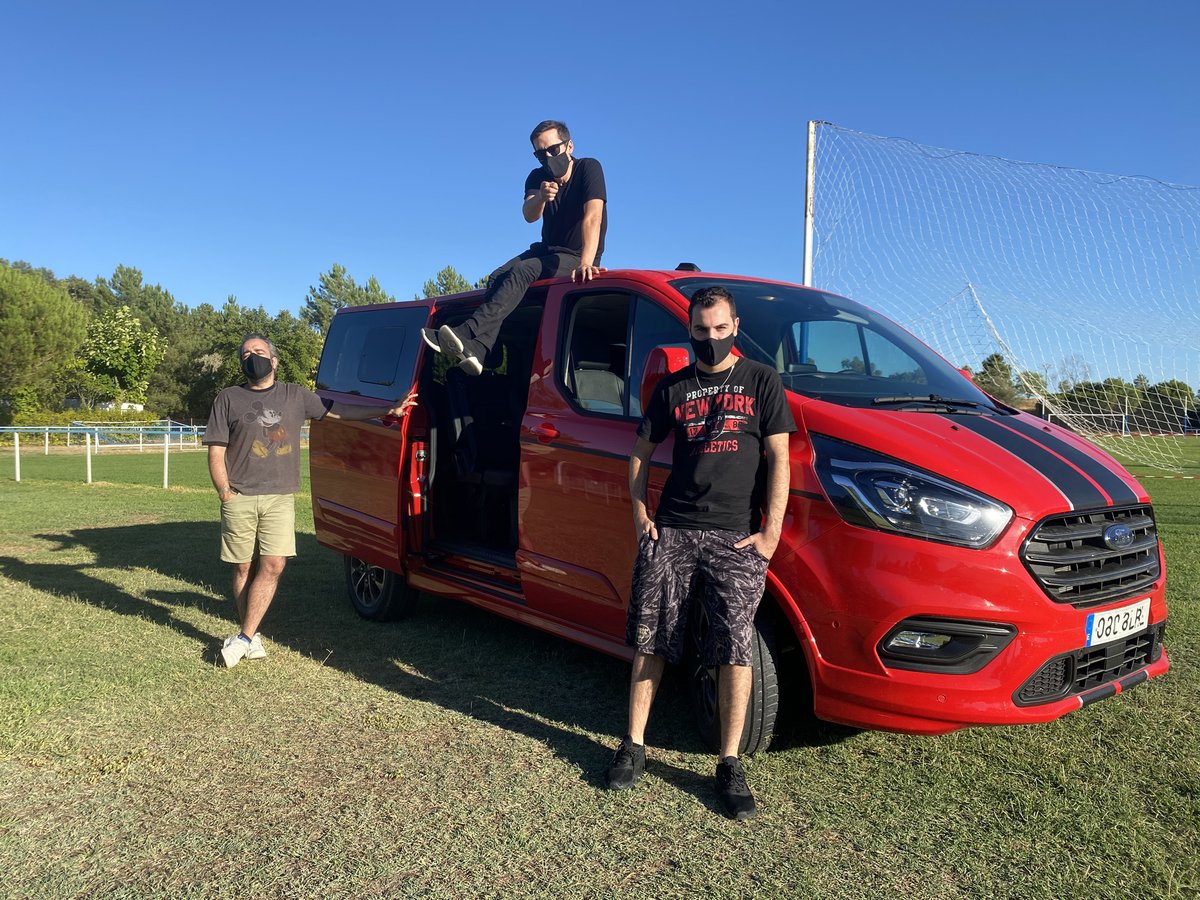MalditaNerea's tweet photo. Los cobardes van a la guerra, los valientes a la música, ¿vienes?
.
.
.
#Gira #TePrometoLibertad #ECO #FordTransit #Hybrid @fordspain https://t.co/ahvNQMJU7C