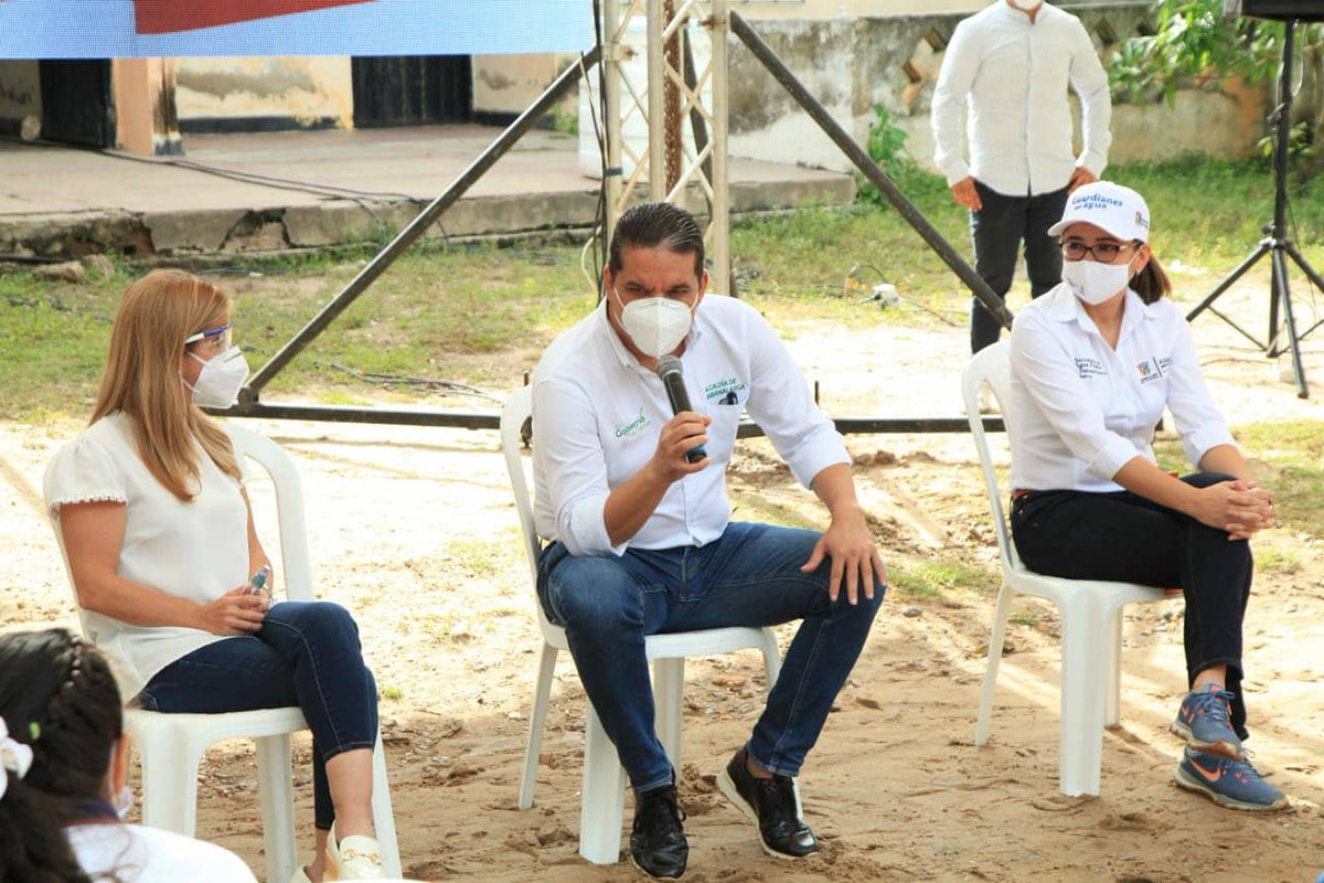 jlmanotas's tweet photo. En consenso con la gobernadora @elsanoguerabaq, y la sec. de agua potable, Lady Ospina, contemplamos la construcción de una planta de bombeo desde el nuevo tanque elevado. El proyecto garantizará el suministro de agua potable a Gallego, El Mirador y Patilla.
#GuardianesDelAgua https://t.co/6j8hYn8NN0