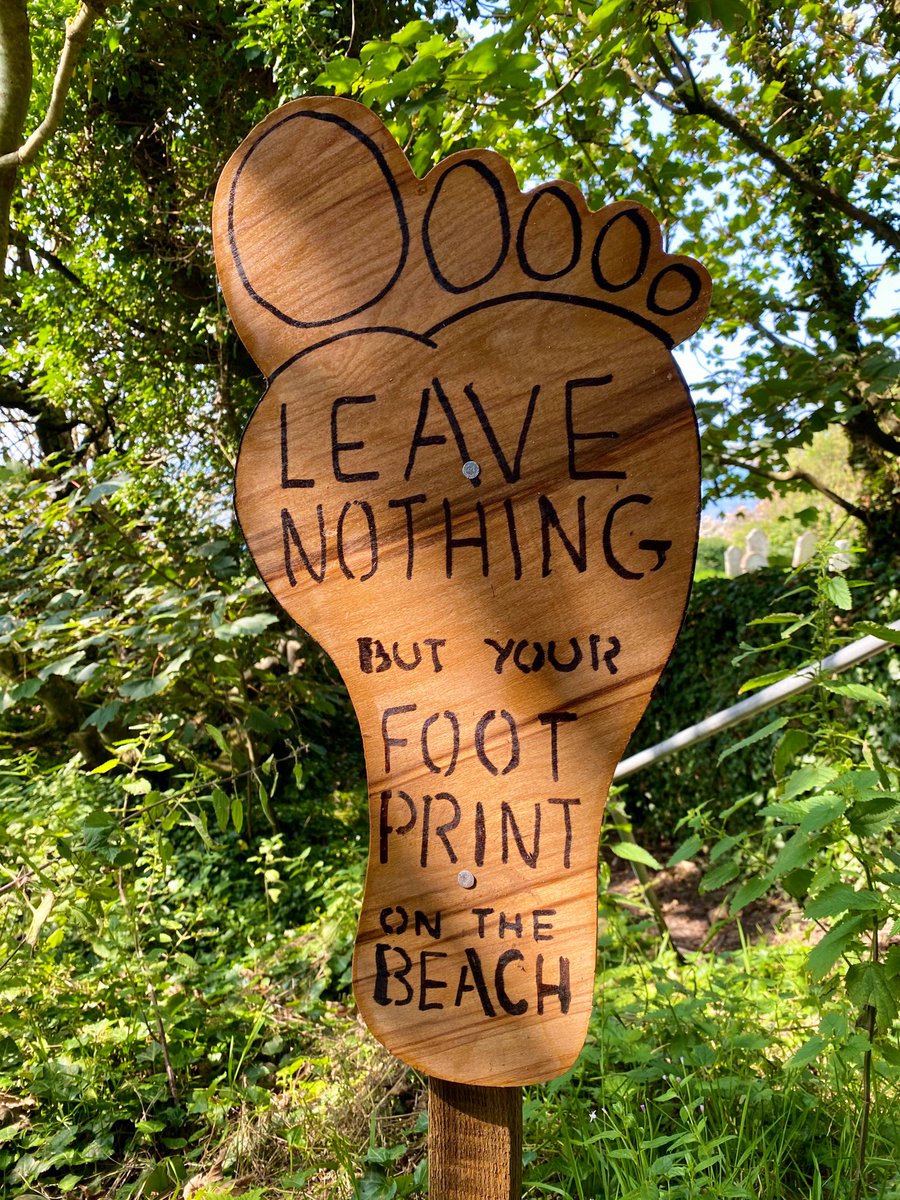 SazMills's tweet photo. Beautiful day at the beach, Love this sign ‘Leave nothing but your footprint on the beach’  👣 #lovescotland #scotland #beach #Everydaybeauty #pawsonplastic  #KeepBeautiful @KSBScotland @VisitScotland https://t.co/q3ssj7ou71