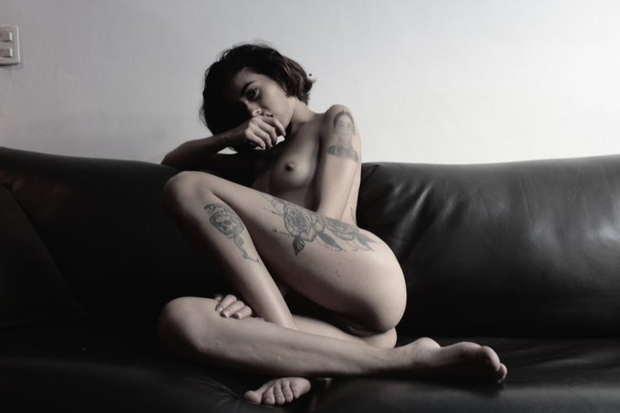 &iquest;C&oacute;mo les gustan m&aacute;s? Cabello corto o largo 😝😏🤓🤭 #shorthair #LatinasCalientes #TeenageDream @MrGuapoGdl<a href="/tag/shorthair"class="tags"><span>#shorthair</span></a><a href="/tag/teenagedream"class="tags"><span>#teenagedream</span></a><a href="/tag/latinascalientes"class="tags"><span>#latinascalientes</span></a>