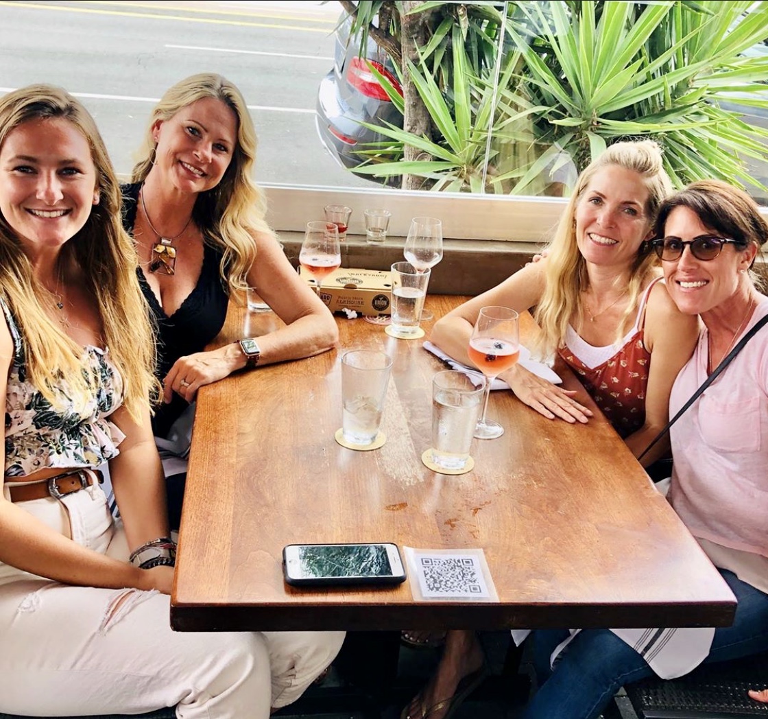 Friends that brunch together, stay together, right @tarateipel?🥂
#DevotedToTheCraft #UnionKitchenTap