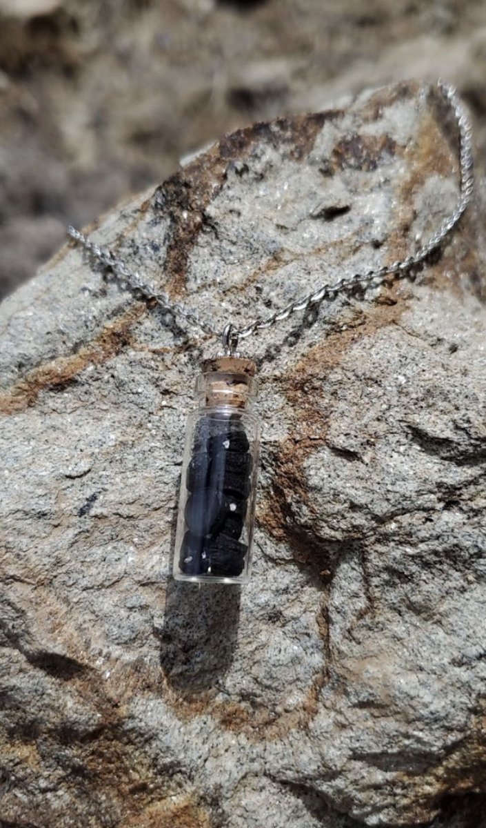 _bobbers's tweet photo. Sotol Seed glass vial $18
Glass candy $12 
Eagle $8 
Antique gemstone $17 https://t.co/klBbACiPYu