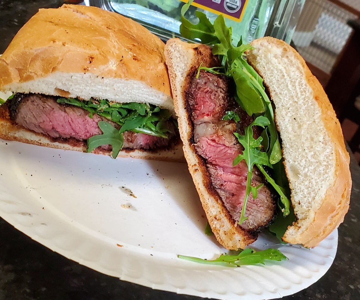 jaewook541's tweet photo. Grilled dry aged ribeye steak sandwich on a toasted kaiser roll topped with arugala. https://t.co/VMwmkZbq8z