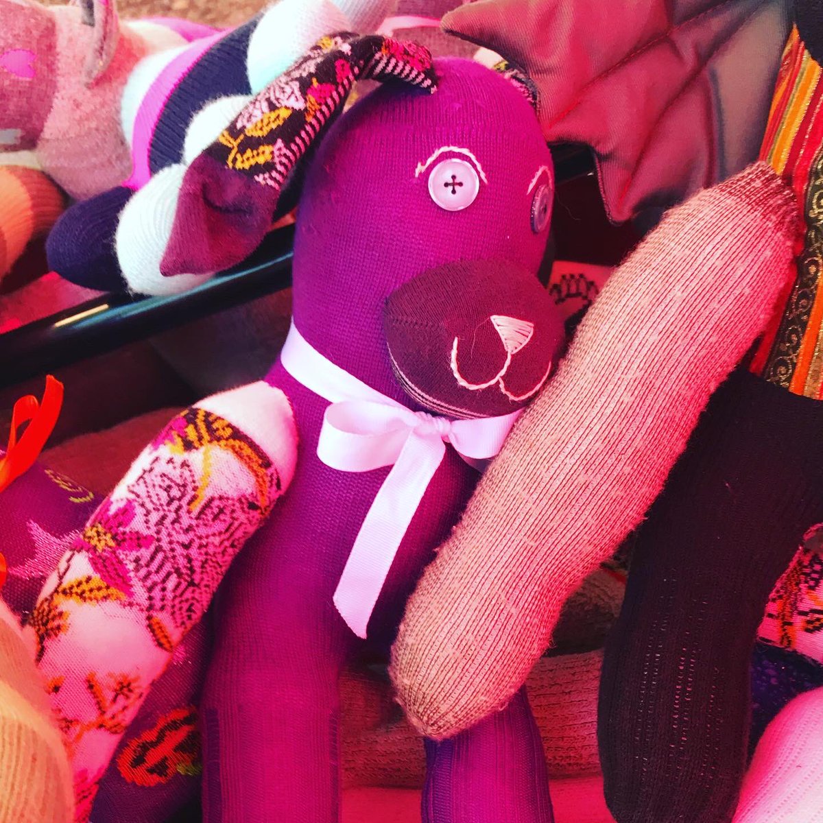SaturdayMarket's tweet photo. Sock Monkey Lady is the best. Masks and all. In space #342 with cute cuddles and safety. 
.
.
#sockmonkey #sockmonkeysofinstagram #sockmonkeylove #flyingmonkeys https://t.co/bfqWdDhlhb