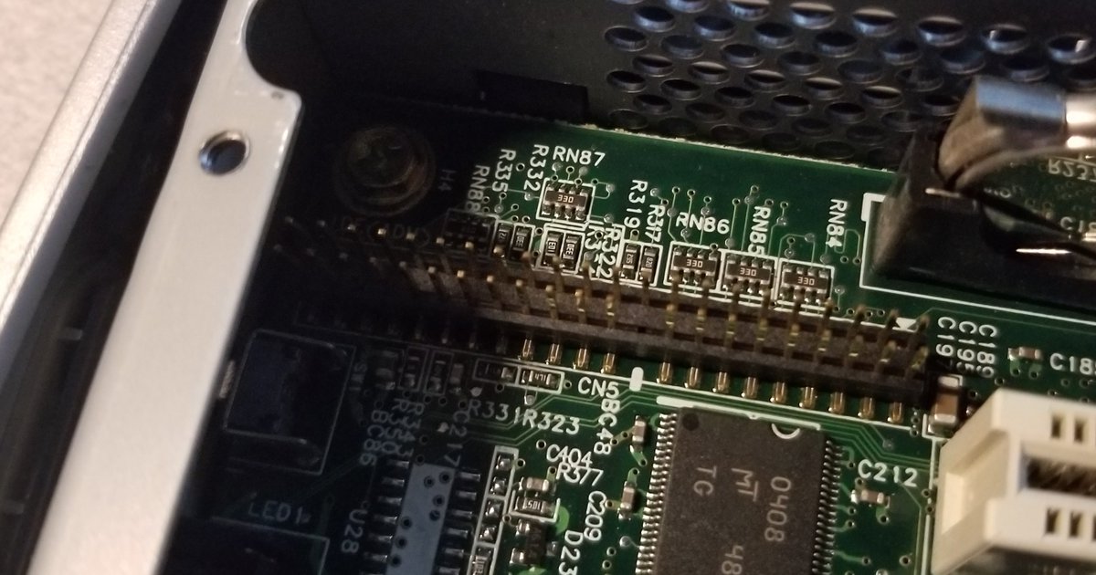 Storage is provided by one 44-pin compact-IDE port right here. That's the connector used by laptops.