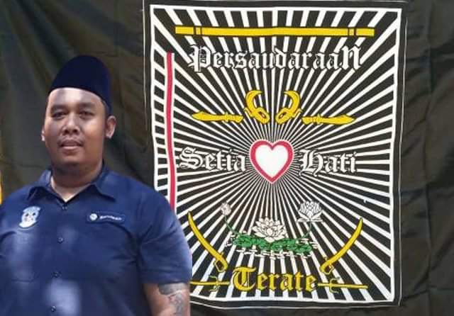 Salam perjuangan !!!
<a href="/bonarpribadi/">Mas bon</a> 
Pemerhati suporter bonek dan ketua silat cab. Wage