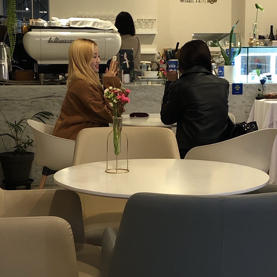 that day when gowon and olivia went to olivia birthday event cafe together i just- 