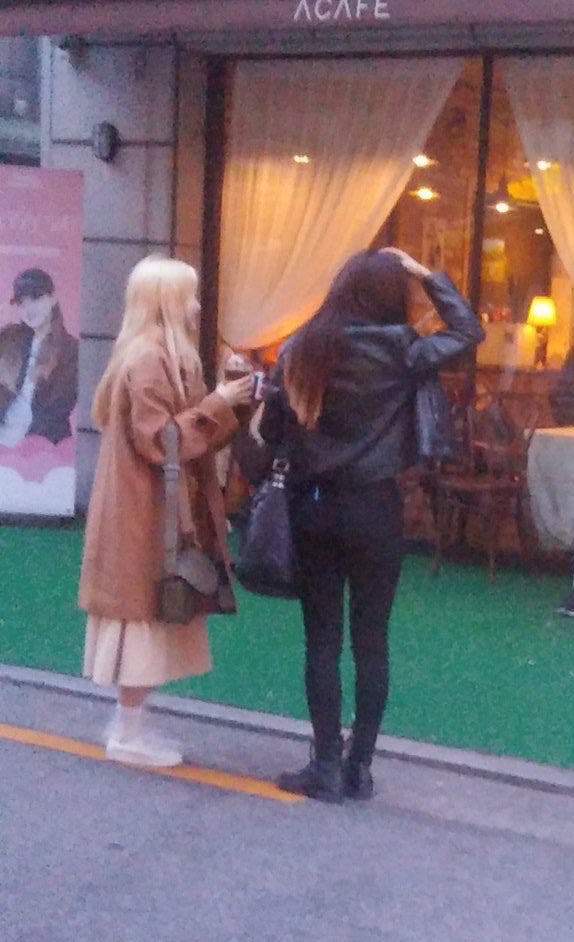 that day when gowon and olivia went to olivia birthday event cafe together i just- 