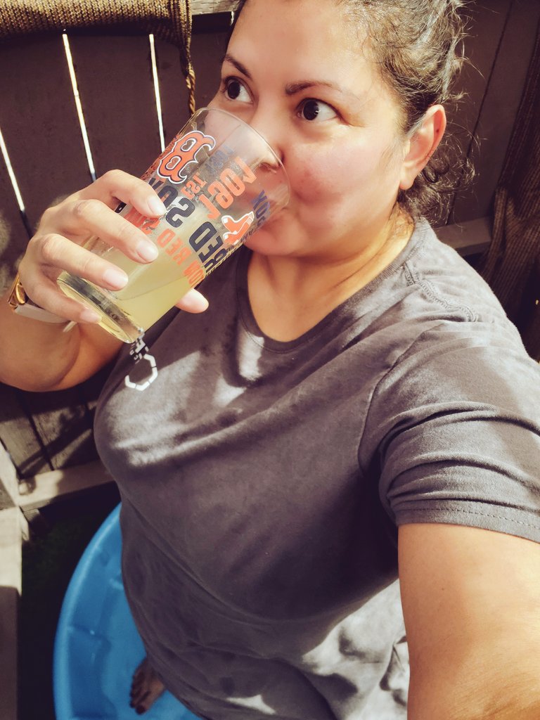 ChasinCaroline's tweet photo. Anyone else enjoying #margaritas in their #pool? Don't hate me because I'm living the life....๐คฃ๐นCheers!
#SaturdayVibes #heatwave #SocialDistancing #QuarantineLife #PoolParty #poolsaturday https://t.co/DHOJu3O7Ci