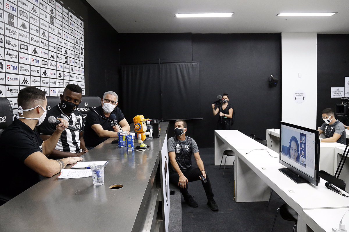 fabiodepaula8's tweet photo. O “novo normal” exige que nos reinventemos em práticas do cotidiano.
A experiência de organizar uma sala virtual com a presença de jornalistas para a coletiva do Kalou foi enriquecedora.
Desafio concluído pela nossa equipe. Vamos em busca de mais! ✔️🔥🇨🇮 #PutFire #AssComBFR https://t.co/b1HgglwPuD