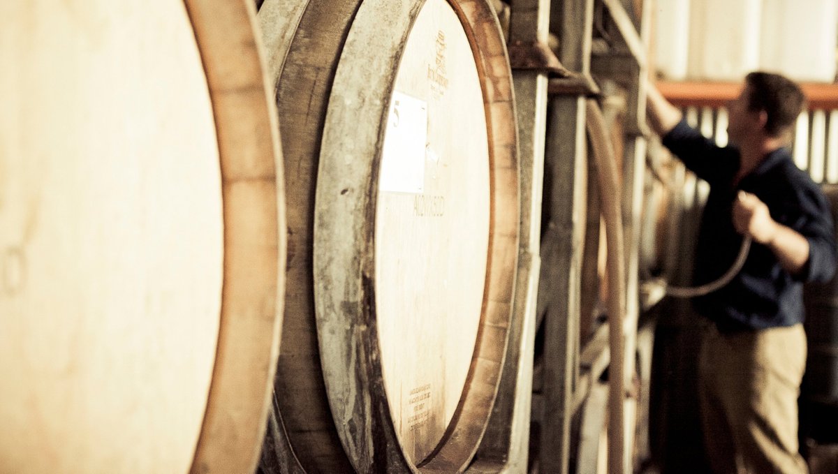 PukaraEstate's tweet photo. Our vinegar's are all handcrafted on a ‘batch by batch’ basis. Once our vinegar maker is satisfied with the quality, we then blend the batches to produce an extensive range of vinegar's. 

https://t.co/rhk8tcukVL https://t.co/WB6utTyKir