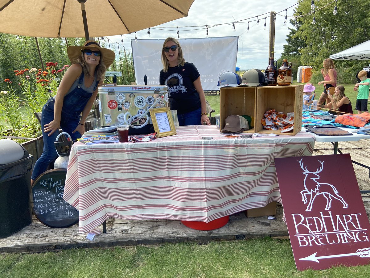 redshedmalting's tweet image. Hot summer day, delicious beers, activities for the kids and an amazing  hop tour @HardHels with @RedHartBrewing for @OpenFarmDays #localhops #localmalt #localbeer #redhartbrewing #openfarmdays ☀️