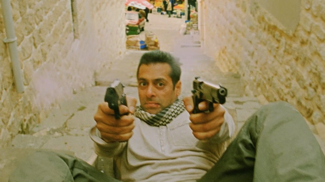 tarahbGlebss's tweet photo. 8 ROARING YEARS OF TIGER
#8YearsOfEkThaTiger
Big Thank you @kabirkhankk sir for such ๐ like ETT! you awesomely combined gentle romance & hardcore action!๐๐๐๐ฅ๐ https://t.co/qQaAevdd2v