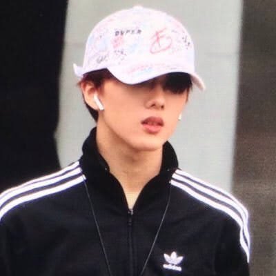 btw these are the pics i used to make my pinned (original one)