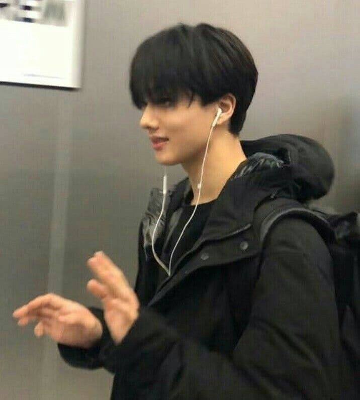 btw these are the pics i used to make my pinned (original one)