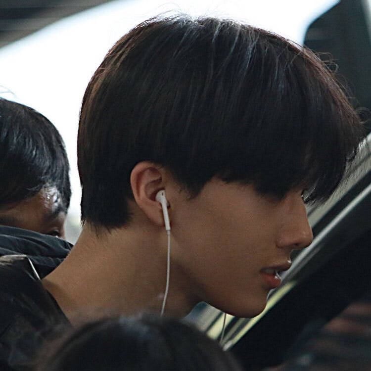 btw these are the pics i used to make my pinned (original one)