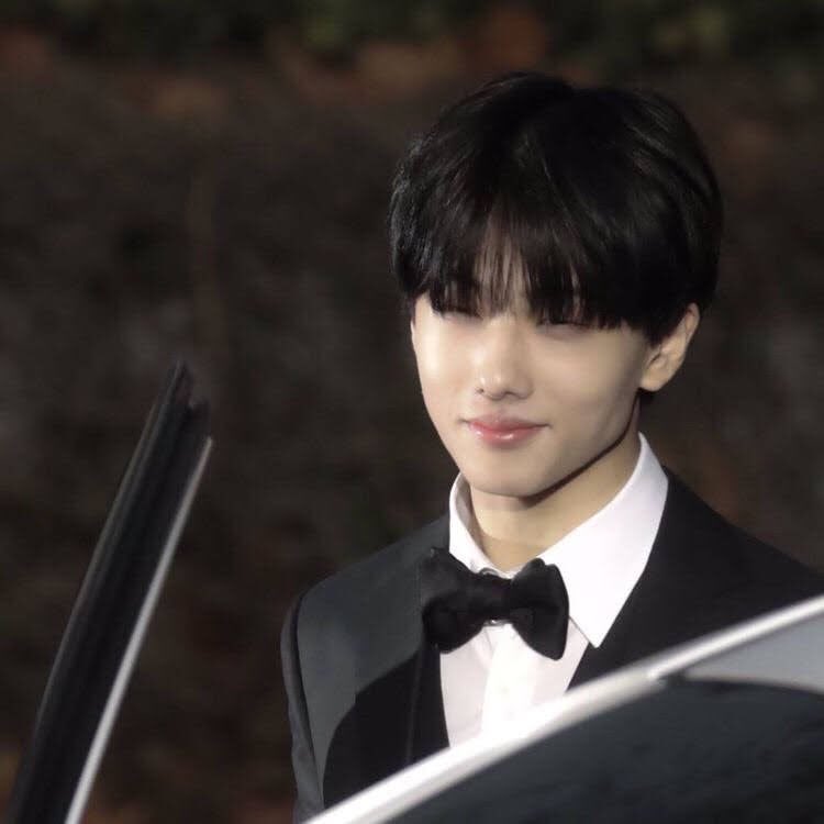 btw these are the pics i used to make my pinned (original one)