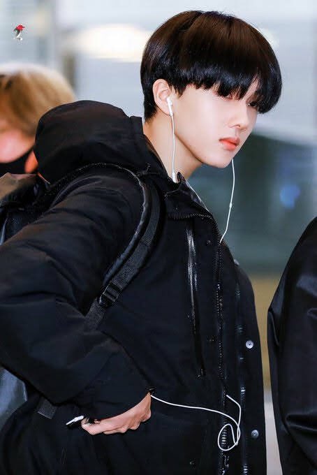 btw these are the pics i used to make my pinned (original one)