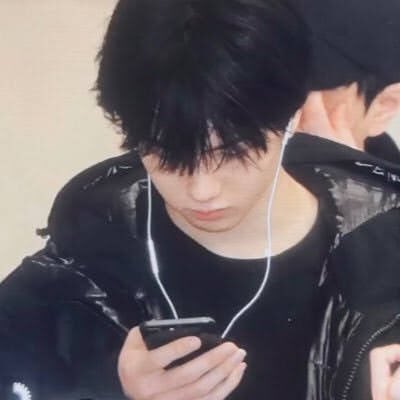 btw these are the pics i used to make my pinned (original one)