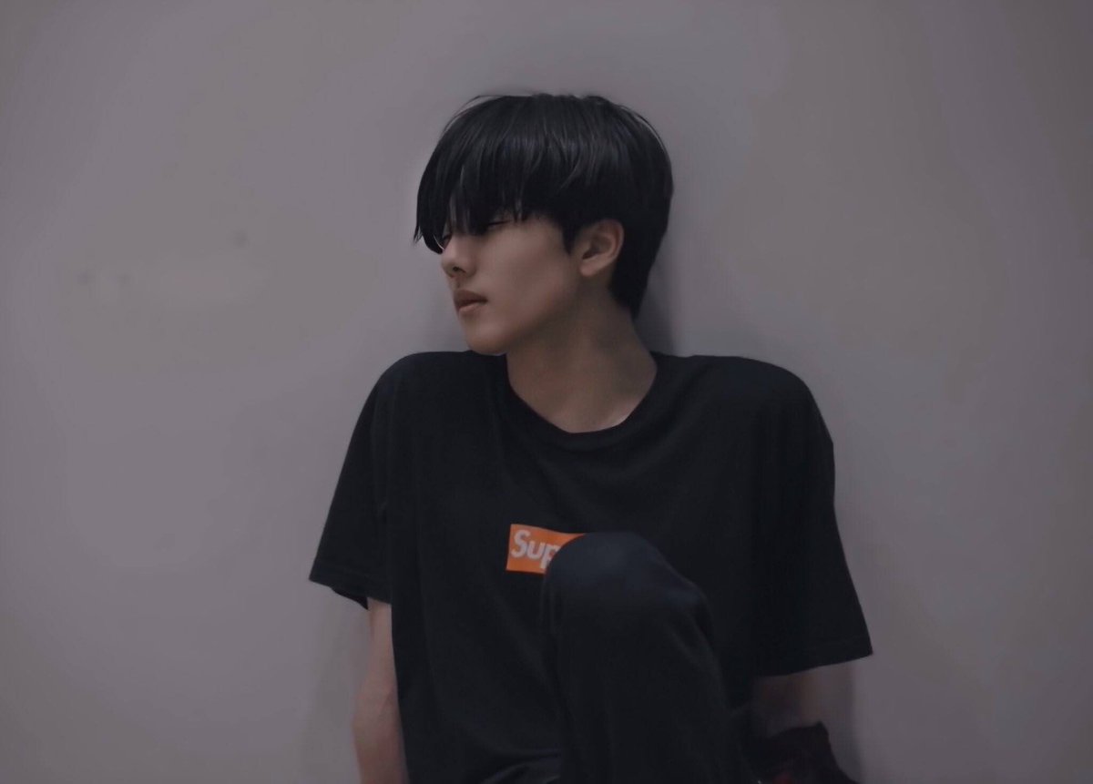 btw these are the pics i used to make my pinned (original one)