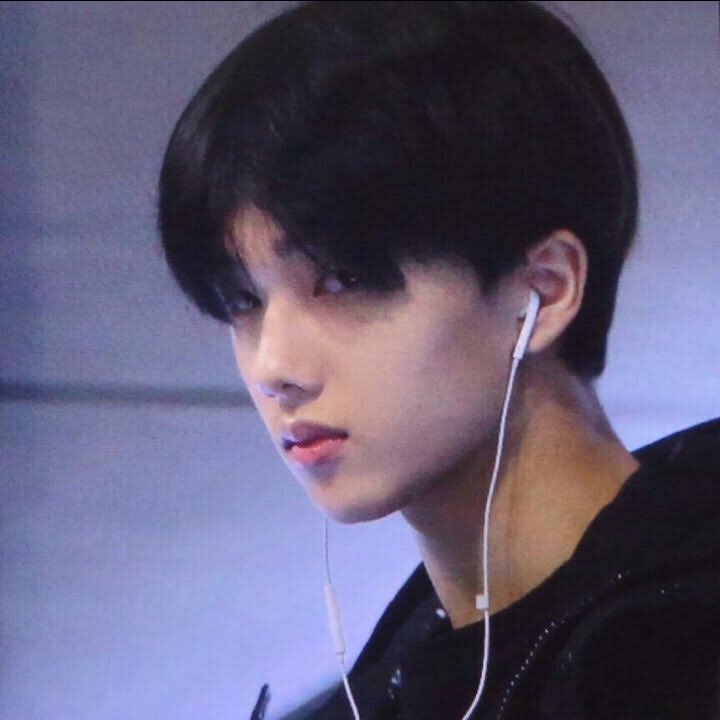 btw these are the pics i used to make my pinned (original one)