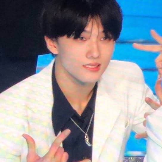 btw these are the pics i used to make my pinned (original one)