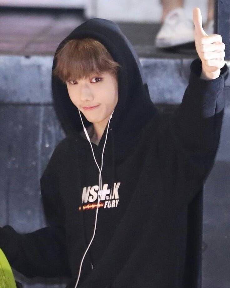 btw these are the pics i used to make my pinned (original one)