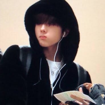 btw these are the pics i used to make my pinned (original one)