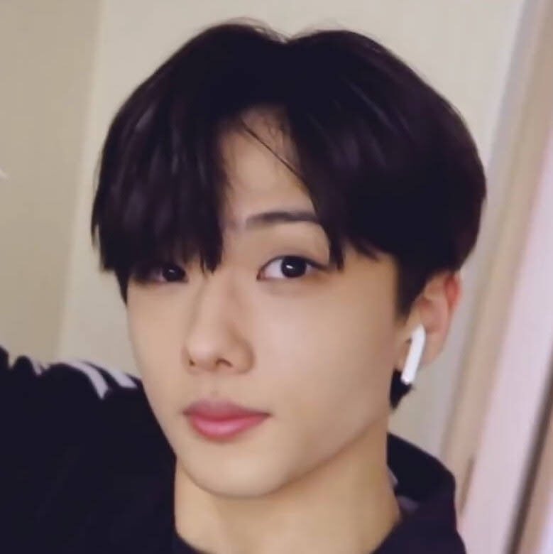 btw these are the pics i used to make my pinned (original one)