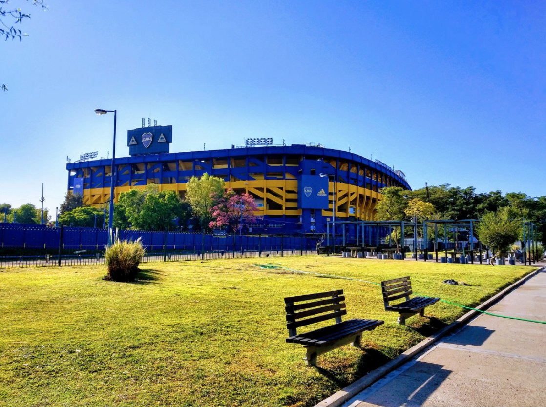 Hermosa tarde de sol en #LaBombonera 😍💙💛💙

(📷 <a href="/_JugadorNro12/">JugadorNro12</a>)