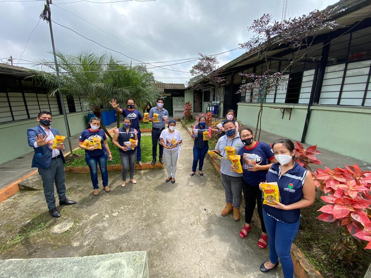 #NoticiasAdventistas - Industria adventista entrega libro misionero y granolas en prefectura ecuatoriana
disq.us/t/3qwf4w5 

¡Oremos por <a href="/alimentos_cade/">Alimentos Cade</a>!