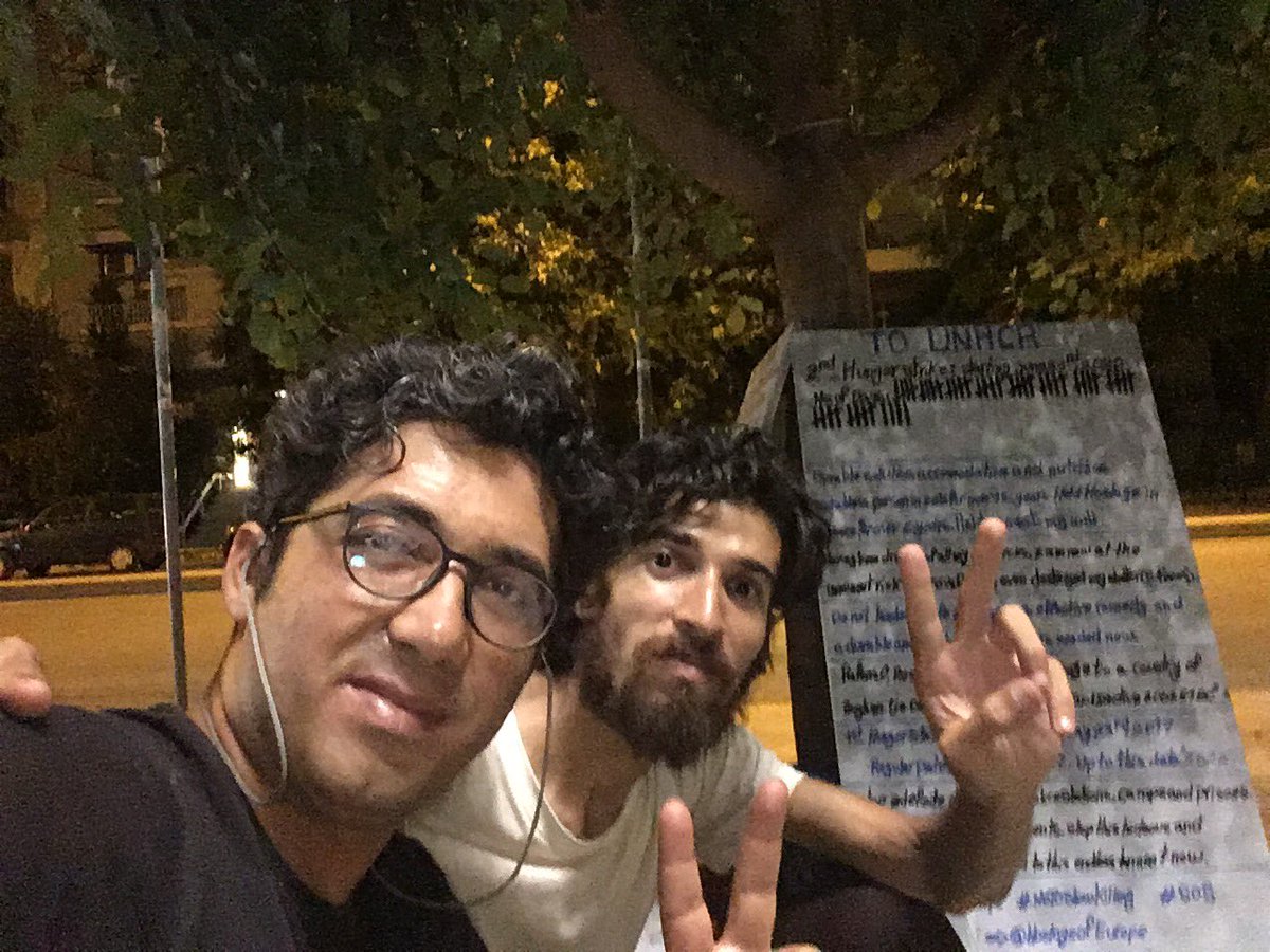 ahampay's tweet photo. با @AnwarNillufary  تصمیم گرفتیم گروهی را دایرکنیم تاافرادی که می‌توانندبعنوان اسپانسر ویا بصورت حقوقی کمک کنندتا #انور_نیلوفری از یونان خارج شودکنارهم جمع شویم تا بصورت منسجم این پناهجو رااز این جهنم شش ساله نجات دهیم.
چه کسانی میخواهند دراین گروه حضورداشته باشند؟
#ريتوييت_لطفا https://t.co/OsydpFuCfz