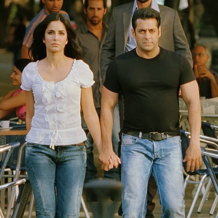 tarahbGlebss's tweet photo. 8 ROARING YEARS OF TIGER
#8YearsOfEkThaTiger
FAV MOMENT. FAV FRAME. HAND IN HAND๐๐๐๐๐ https://t.co/yHx8vEJFgm