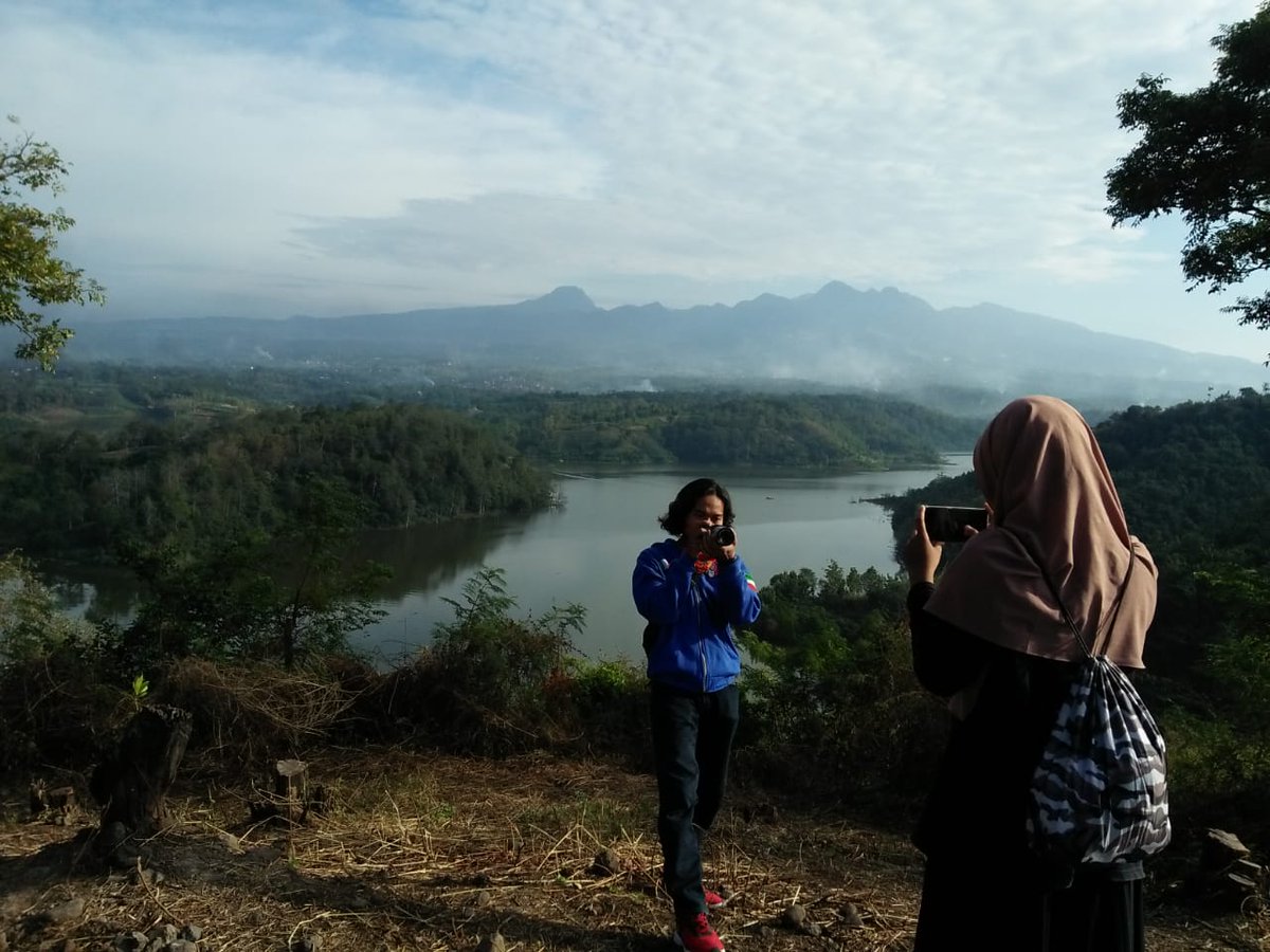 MemezFur_ASR's tweet photo. wong urip kuwi sawang sinawang,..
tergantung dari lensa mana kita memandang,..
#kudus #photography #timdolan #sgku #sgkudus #GakSengajaKefoto https://t.co/RKDjmB3vO4