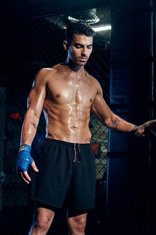 sexy + he knows it tweet media